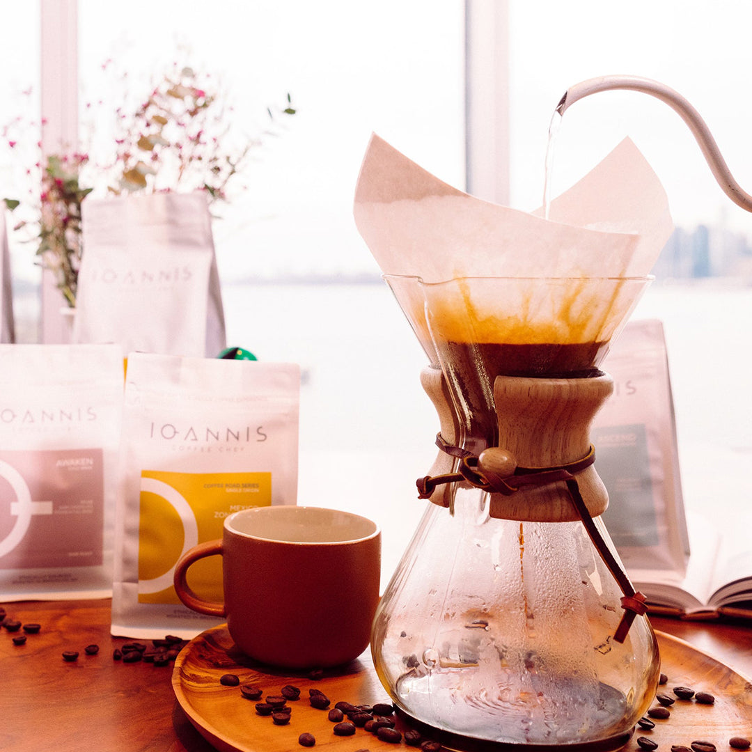 Discover unique coffees. 
One bag at a time
